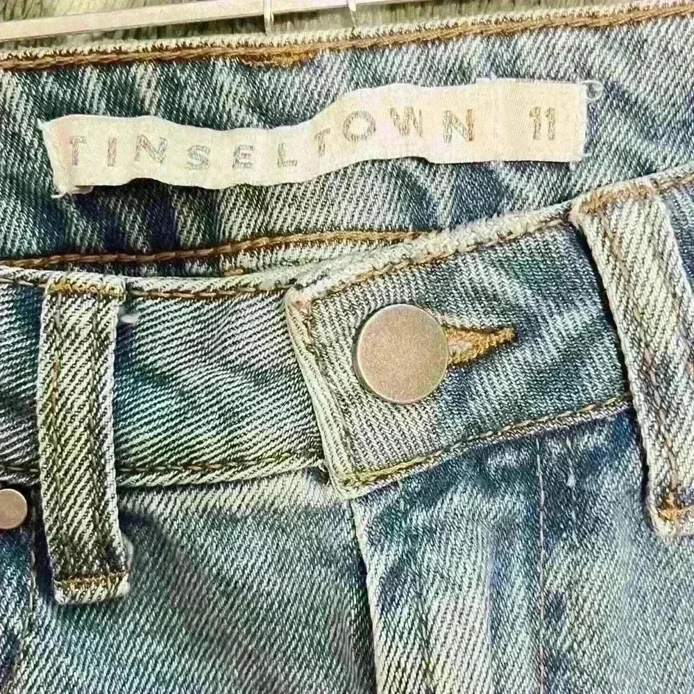 Unique, high waisted, wide legged jeans with butterfly details size juniors 11 - Picture 7 of 14